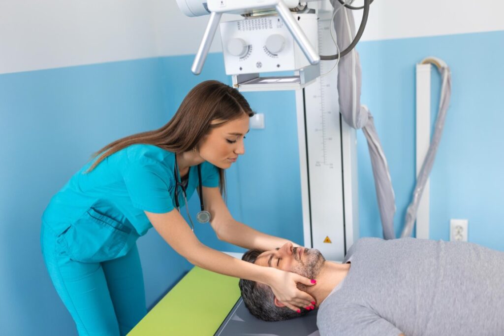 Posiadanie adekwatnego ubezpieczenia jest absolutną koniecznością dla każdego specjalisty działającego w sektorze ochrony zdrowia