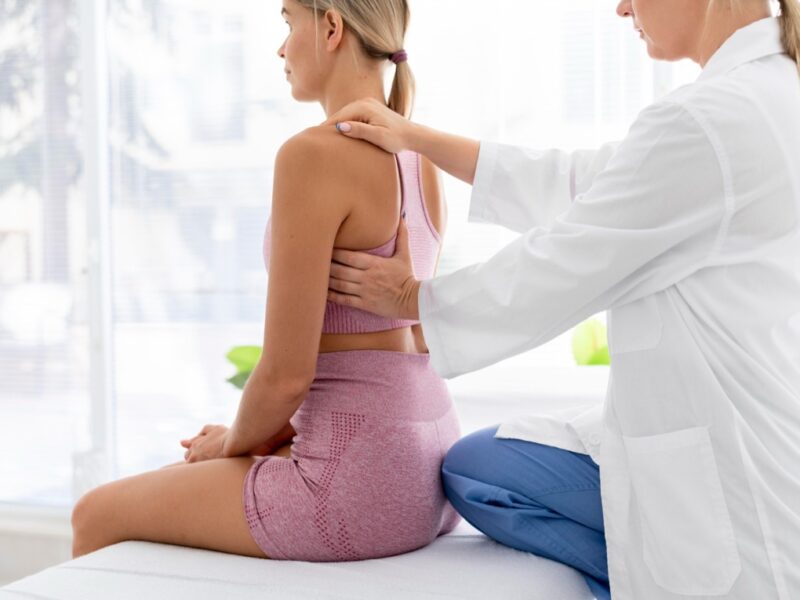 Jak diagnoza obrazowa zamrożonego barku wpływa na ryzyko zawodowe fizjoterapeutów?